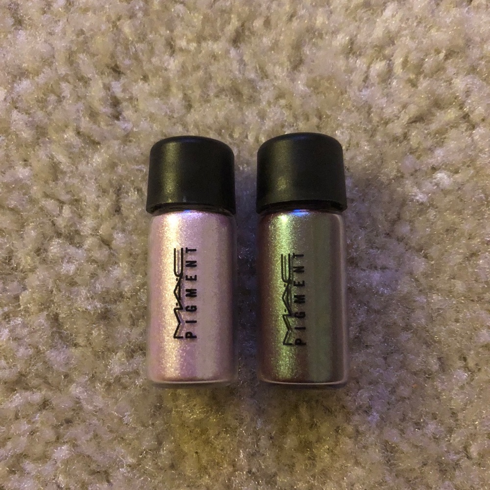 Mac Little Mac Pigments in Kitschmas & Blue Brown